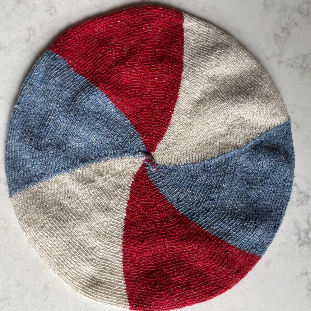 Le Béret Français Cream and Blue Knit Beret